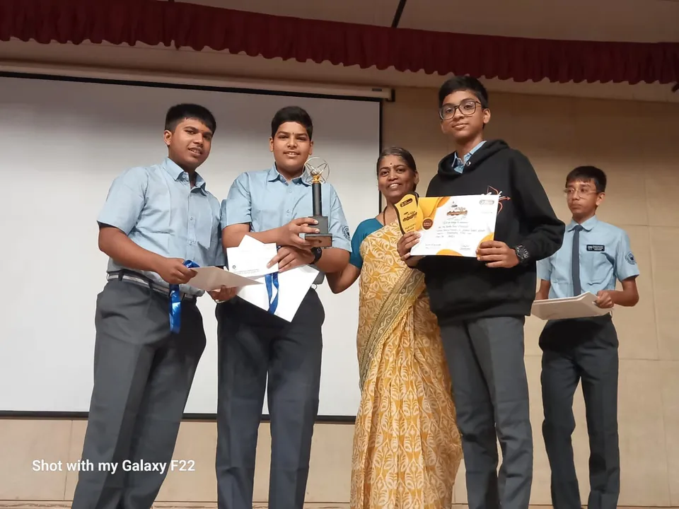 CIRS students with their certificates at Veetuku Oru Vignani